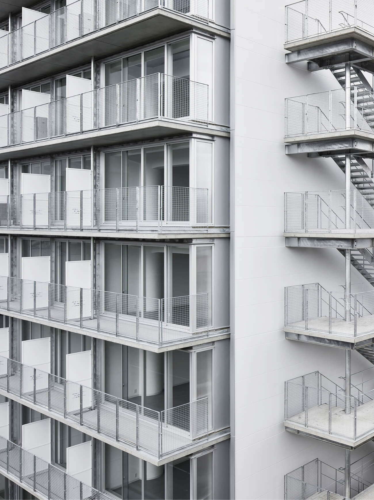 足立区にある集合住宅|ベランダ外観の写真