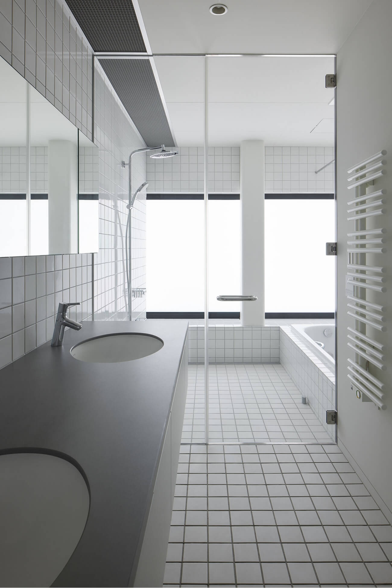 足立区にある個人邸|浴室、洗面の写真